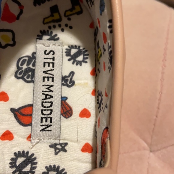 Rose colored vans style quilted shoes. - Picture 2 of 4